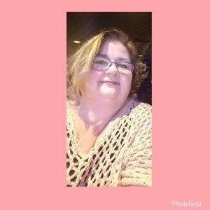 Meet your Posher, Carla